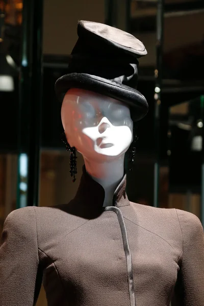 Look 30